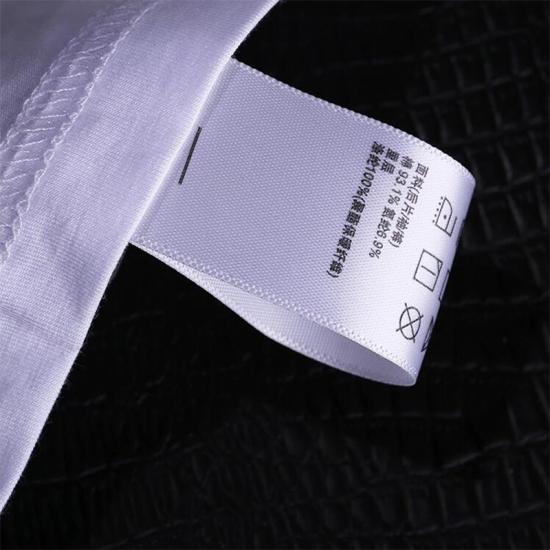 Etiquetas de satén impresas en blanco y negro para el lavado de ropa 
