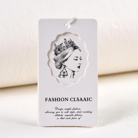 etiqueta colgante de papel de moda blanca para ropa 
